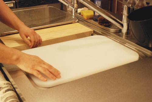 キッチンシンクの段差に合わせたイチョウまな板の製作 c7020  イメージ-1