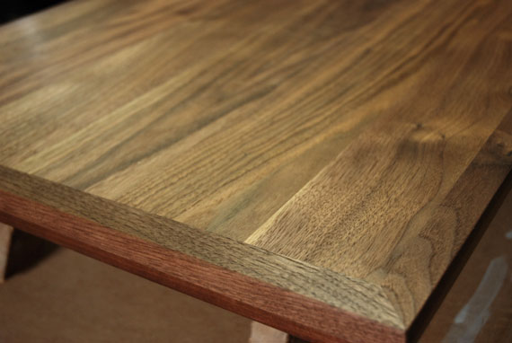 カフェテーブル 無垢ウォールナットとアイアン脚 c3002  イメージ-1
