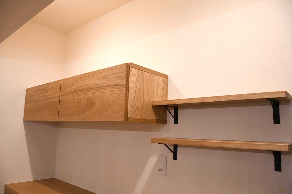 吊戸棚とカップボード食器収納　ナラ無垢材天板　5127  イメージ-8