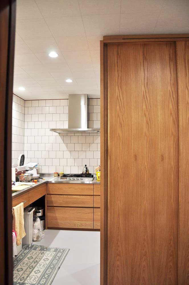 L型キッチンとミーレ電気オーブンのある天井までのアイランド型造作収納　5139  イメージ-20